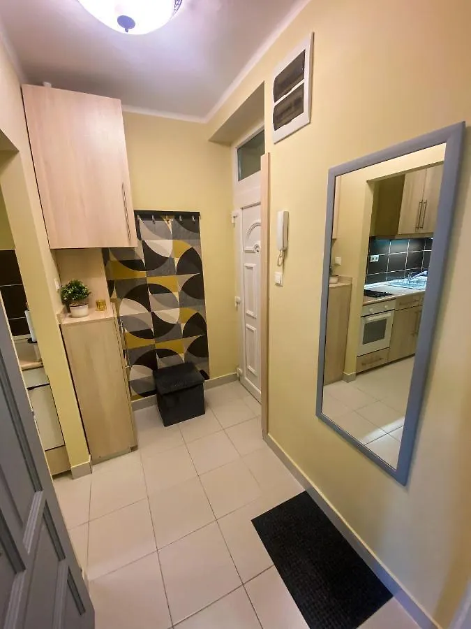 Fresh Smartly Designed Studio Flat & Sunny Balcony Budapest Apartment